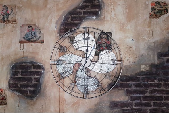 Horloge Ventilateur avec grillage style indus