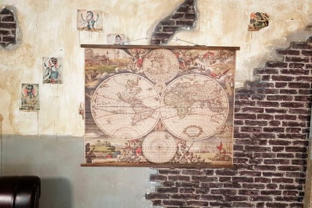 Carte du monde en tissu à accrocher au mur