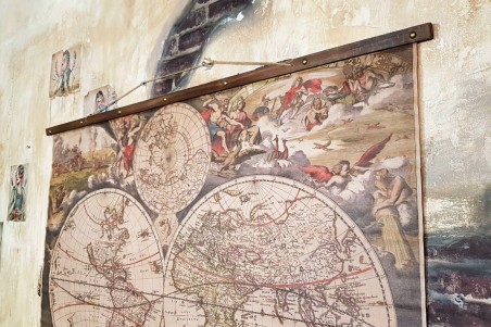 Carte du monde en tissu à accrocher au mur