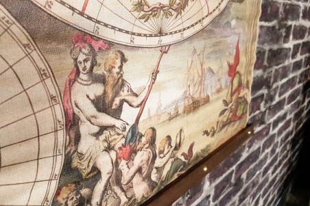 Carte du monde en tissu à accrocher au mur