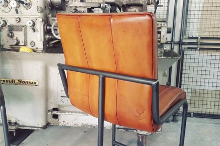 Chaise haute en cuir et métal chaise bar chaise îlot central déco vintage style indus design loft art contemporain