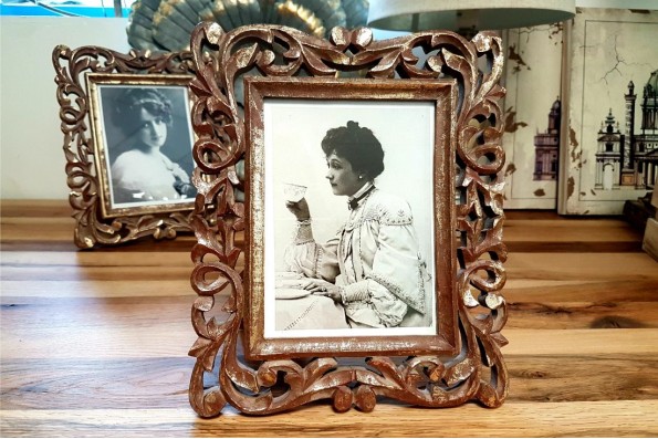 Cadre Moulures Antique, dorure vieilli pour photo 15x20 cm.