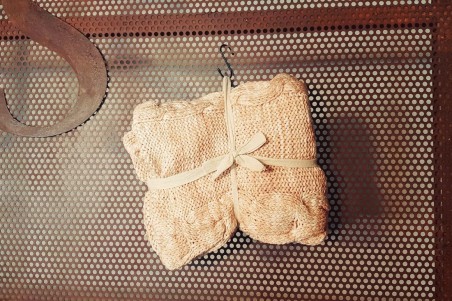 Plaid Tricot couleur corail, chaud, hiver, cocooning, cheminée, couverture, laine