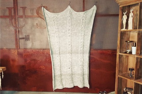 Plaid Tricot couleur gris, chaud, hiver, cocooning, cheminée, couverture, laine