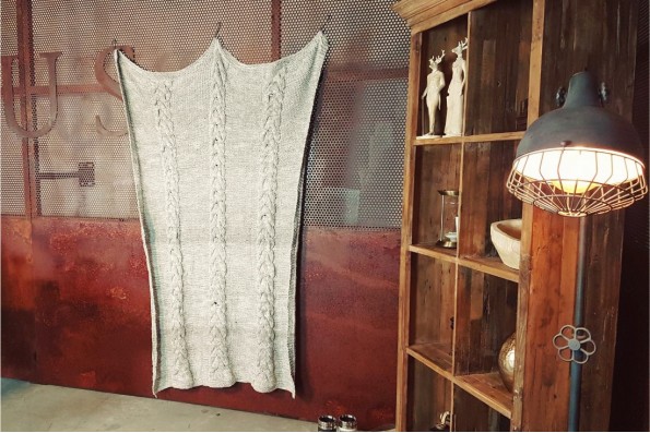 Plaid Tricot couleur gris, chaud, hiver, cocooning, cheminée, couverture, laine