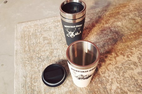 Thermos Montagne en fibre de bambou recyclé noir et blanc