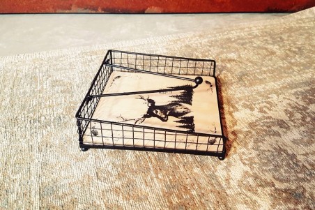 Porte serviette Cerf et montagne en bois et metal grillage industriel