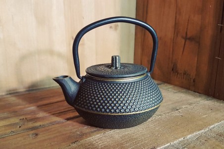 Théière solitaire fonte culture japonaise style industriel décoration vintage vaisselle indus