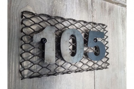 Numéro de porte style indus en métal effet grillage pour décoration industrielle effet chambre d’hôtel
