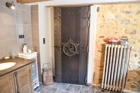 Porte métal engrenage style industriel steampunk effet sous-marin, coffre-fort, escape-game.