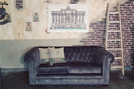 Canapé 3 places en velours style chesterfield, capitonné, style industriel, déco vintage, design contemporain
