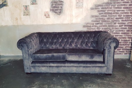 Canapé 3 places en velours style chesterfield, capitonné, style industriel, déco vintage, design contemporain