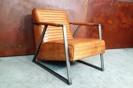 Fauteuil cuir cognac et métal, déco vintage, style indus, design loft, art contemporain