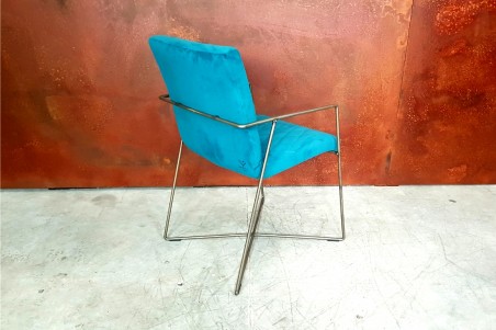 Chaise en velours bleu et métal déco vintage style indus design loft art contemporain