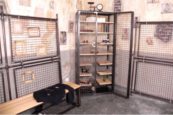 Armoire métal grillage et bois, vaisselier, bibliothèque, style industriel, déco vintage, design loft