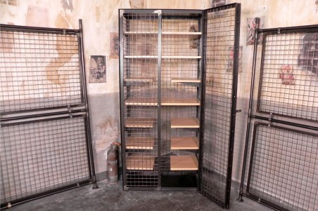 Armoire métal grillage et bois, vaisselier, bibliothèque, style industriel, déco vintage, design loft