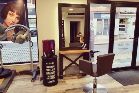 Coiffeuse en métal et bois avec miroir à fixer au mur style indus