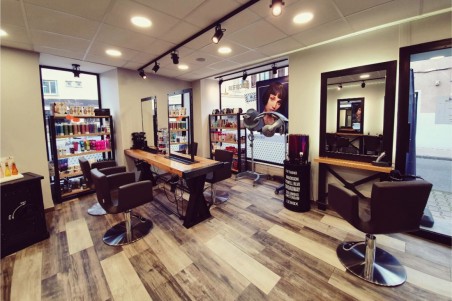 Coiffeuse en métal et bois avec miroir à fixer au mur style indus