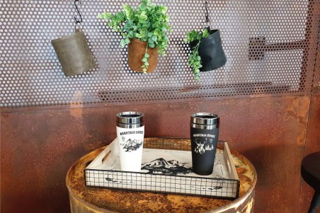 Thermos Montagne en fibre de bambou recyclé noir et blanc