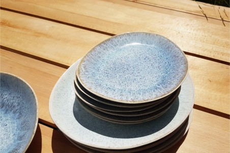 Vaisselle en émaille bleue naturel