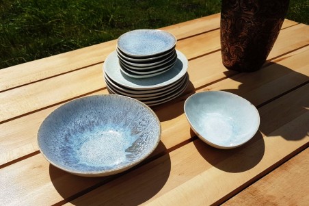Vaisselle en émaille bleue naturel