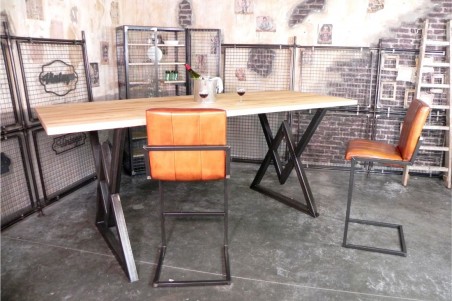 Pieds de table métal en triangles style industriel, culture vintage, décoration loft, design contemporain