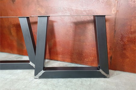 Pied de table évasé en métal déco style industriel fabrication artisanale