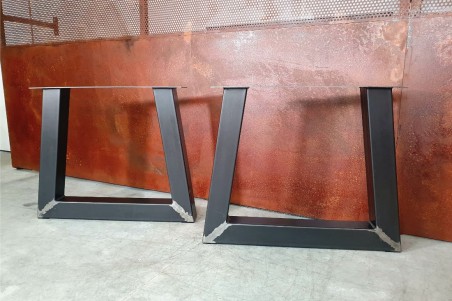 Pied de table évasé en métal déco style industriel fabrication artisanale