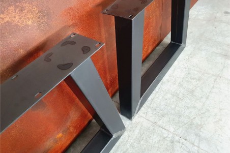 Pied de table évasé en métal déco style industriel fabrication artisanale