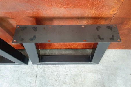 Pied de table évasé en métal déco style industriel fabrication artisanale