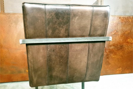 Chaise confort en cuir cuba et métal, déco vintage, style indus, design loft, art contemporain