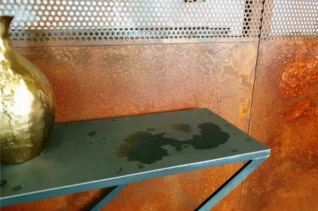 Console métal brut style industriel pour une décoration vintage pour loft