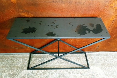 Console métal brut style industriel pour une décoration vintage pour loft