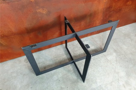 Pied de table central forme géométrique carré et rectangle en acier brut vernis style industriel petit plus déco loft