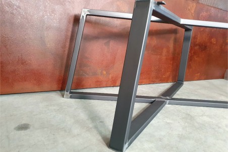 Pied de table central en acier brut vernis forme de double X deco vintage style industriel