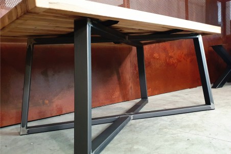 Pied de table central en acier brut vernis forme de double X deco vintage style industriel